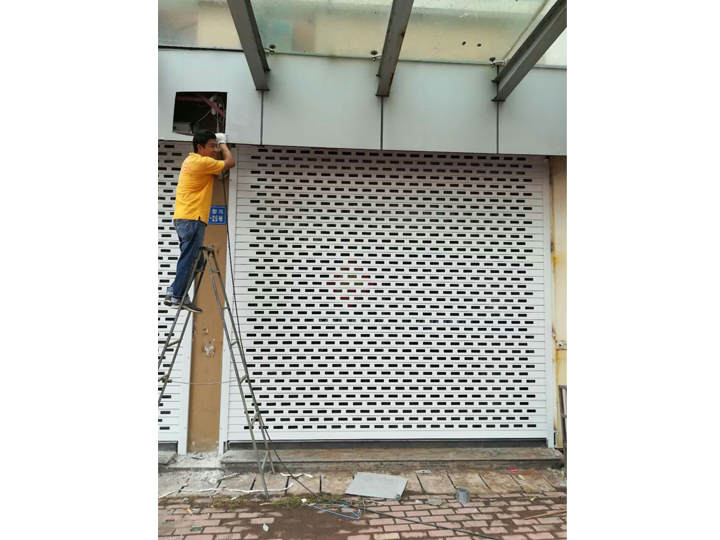 铝合金型材门